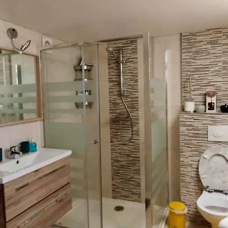 Konukevi Nocturno La-Roche-en-Ardenne